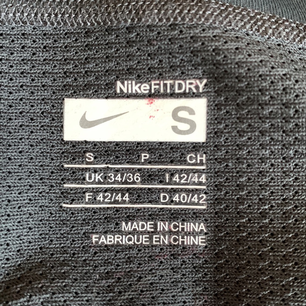 Nike Sleeveless Tank - Picture 3 of 3